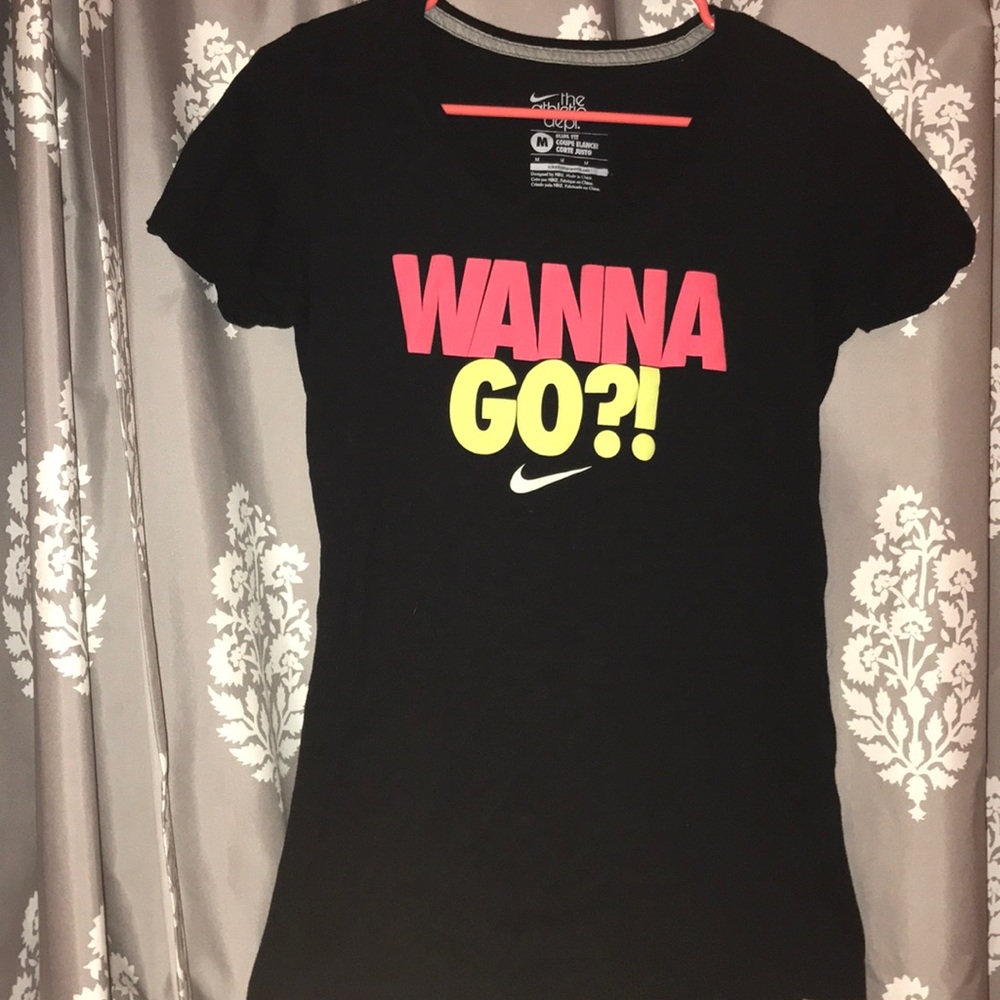 Nike women’s tee